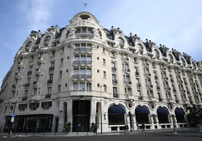 La quarta stagione di The White Lotus sarà girata in Francia, tra la Costa Azzurra e Parigi (ma non si sa ancora in quale hotel)