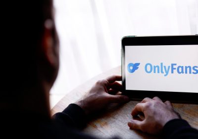Revenge porn, per la Cassazione è tale anche inviare video presi da Onlyfans