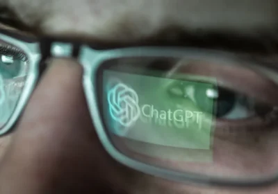 ChatGPT e la società del conforto artificiale. L’AI sta diventando il nuovo specchio della solitudine