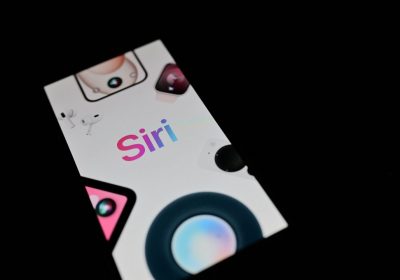 Apple in Francia è indagata per la registrazione delle interazioni con Siri