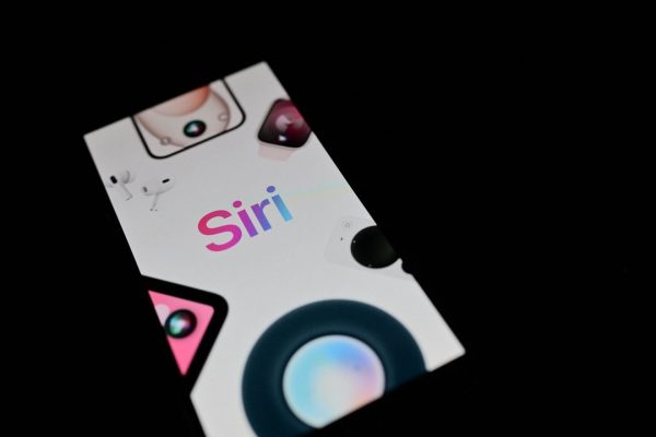 Apple in Francia è indagata per la registrazione delle interazioni con Siri