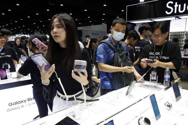 Dopo i dazi torna a crescere il mercato smartphone, +3% su anno – Future Tech