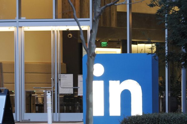 Garante, da lunedì Linkedin addestrerà l’IA con dati utenti – Notizie
