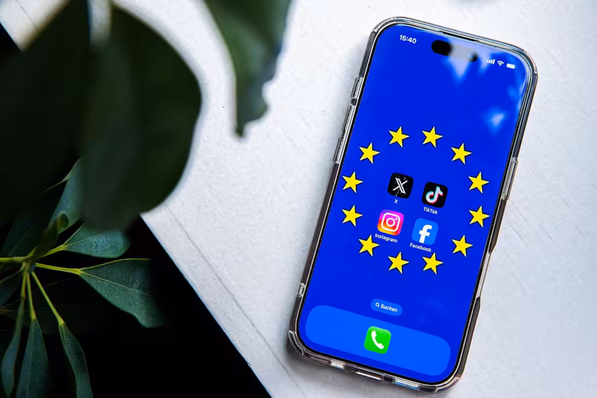 Ue, Meta e TikTok violano regole digitali sulla trasparenza: rischio maxi multa