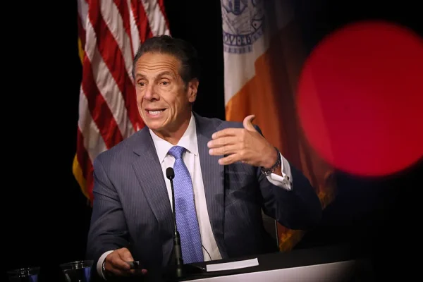 Andrew Cuomo, il candidato indipendente per la poltrona di New York, punta sugli influencer trumpiani