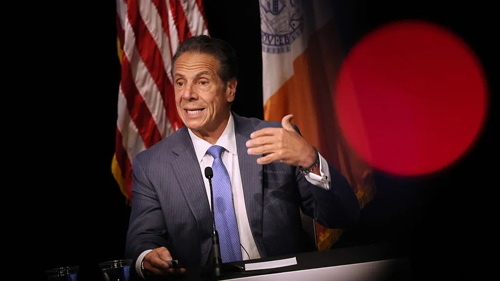 Andrew Cuomo, il candidato indipendente per la poltrona di New York, punta sugli influencer trumpiani