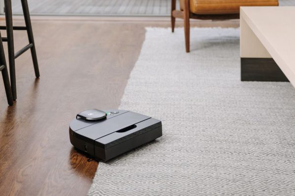 I robot aspirapolvere Neato diventeranno 'stupidi': Vorwerk si prepara a spegnere i server cloud