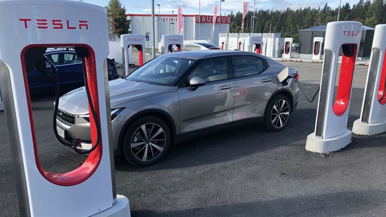 In Norvegia due nuovi record: auto elettriche al 98,3% a settembre, e 95% finora