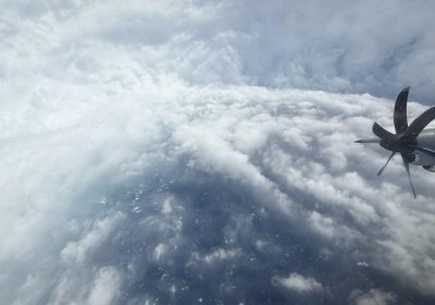 Le immagini nell'occhio dell'uragano Melissa catturate da una Canon EOS R5 e da un iPhone 16 Pro Max