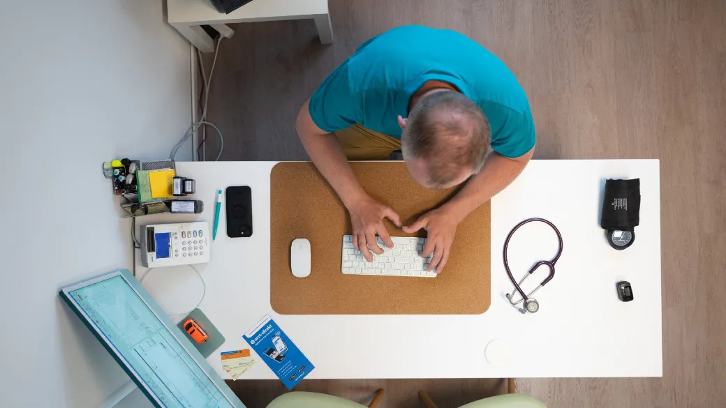 Medici di famiglia, in Italia ne abbiamo sempre meno e quelli che ci sono guardano alla pensione