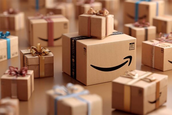 Migliaia di pacchi Amazon rubati ai legittimi destinatari, sequestrati alle porte di Milano