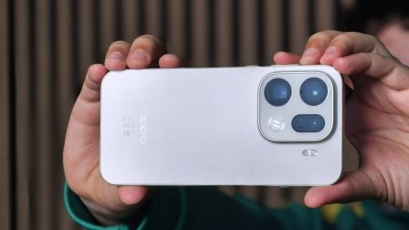 OPPO Find X9 Pro: il camera phone con teleobiettivo da 200MP e batteria da 7500 mAh