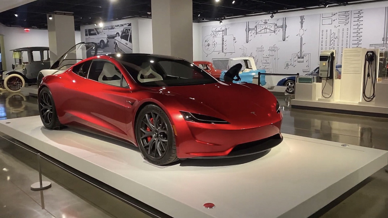 Tesla Roadster? Sam Altman chiede il rimborso dopo 7 anni di attesa, ma la mail torna indietro