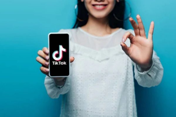 TikTok: i content creator guadagneranno di più con i nuovi strumenti basati sull'IA