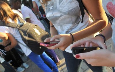 Character.AI dice stop agli under 18, fa creare compagni virtuali – Web & Social