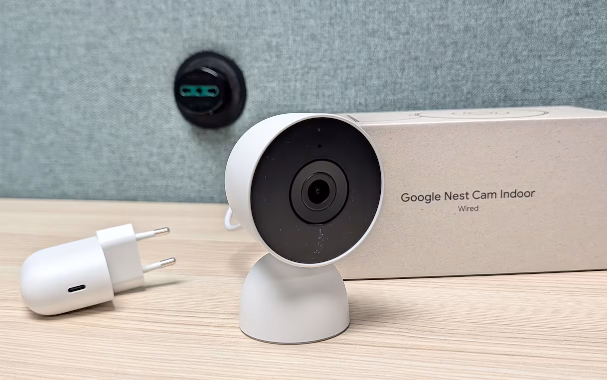 Google Nest Cam Indoor con cavo 2025: caratteristiche, impressioni, prezzi, abbonamenti
