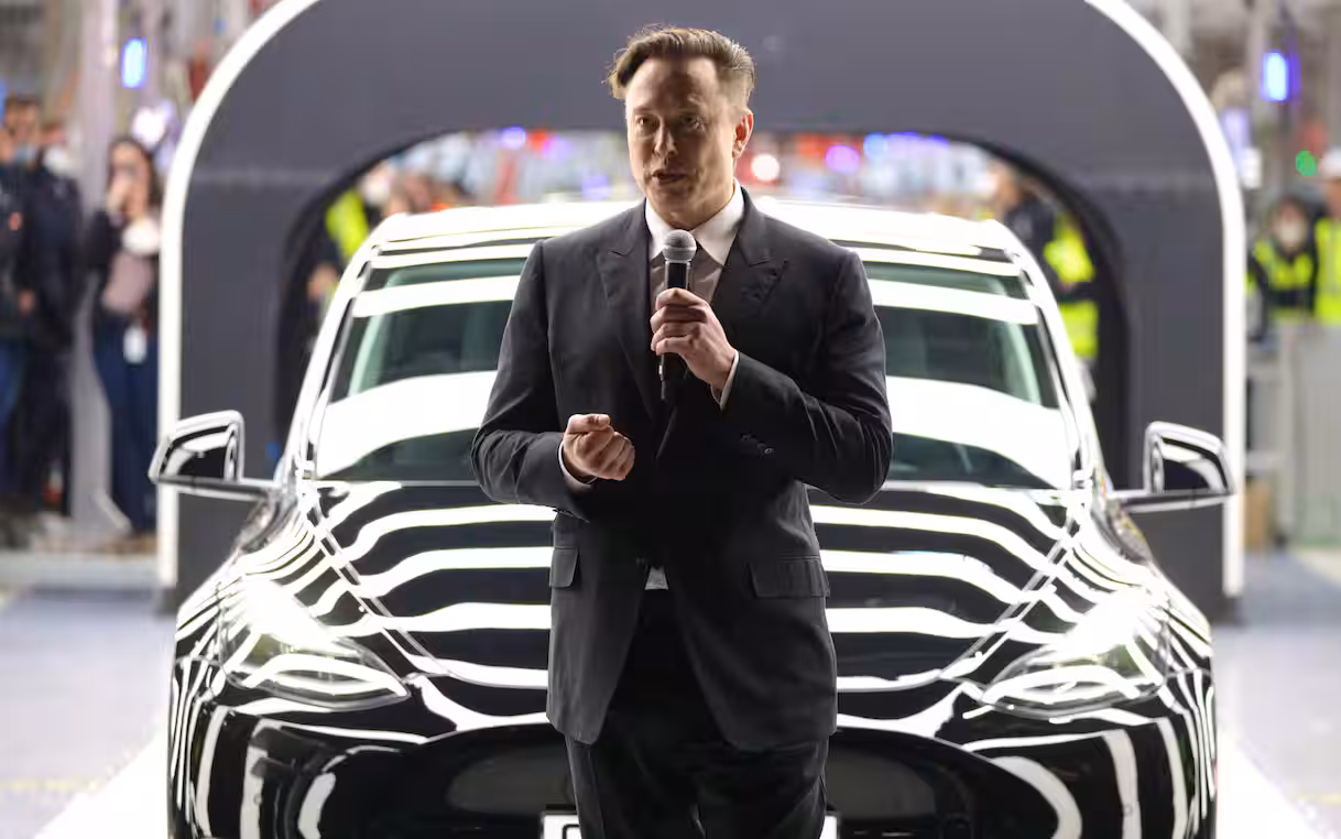 Tesla, Elon Musk chiede maxi premio: ‘Mille miliardi o me ne vado’. L’appello del presidente ai soci