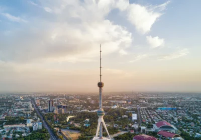 L’Uzbekistan punta sull’AI e prova a sedurre le big tech: la nuova frontiera digitale è in Asia centrale