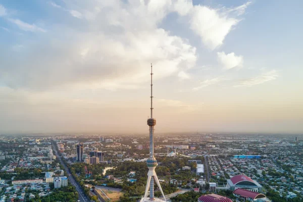 L’Uzbekistan punta sull’AI e prova a sedurre le big tech: la nuova frontiera digitale è in Asia centrale