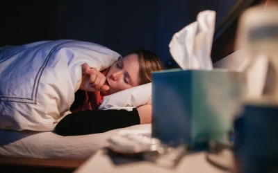 Perché stiamo a letto quando abbiamo la febbre? Come cervello e sistema immunitario comandano l’isolamento sociale