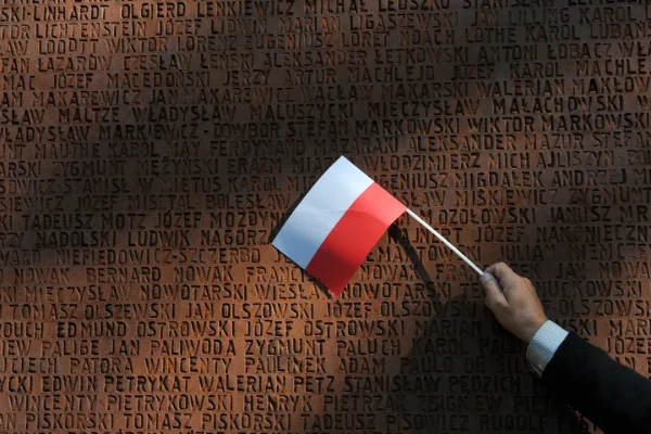 Prompt per l’intelligenza artificiale, il polacco è la lingua migliore