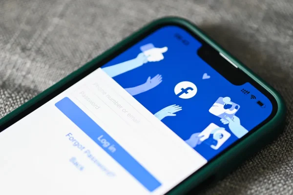 Gruppo Facebook Mia Moglie, chi c’era dietro il gruppo finito sotto inchiesta per la diffusione di foto intime di donne senza il loro consenso