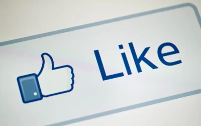 Facebook dice addio a due pulsanti storici