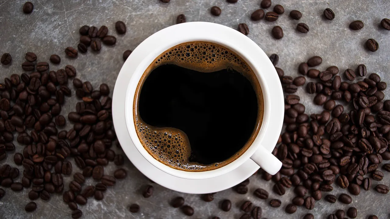 Una tazza di caffè al giorno può togliere il medico di torno, proteggendo il cuore dalla fibrillazione atriale