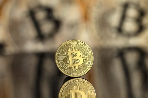 Bitcoin sotto 90mila dollari per la prima volta in 7 mesi – Future Tech