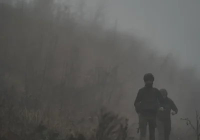 La nebbia è solo una delle tecniche di guerra usate da Russia e Ucraina, eccone alcune usate sul campo di battaglia