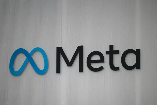 Anche Meta contro Agcom, la delibera che equipara le content delivery network agli operatori di telecomunicazioni