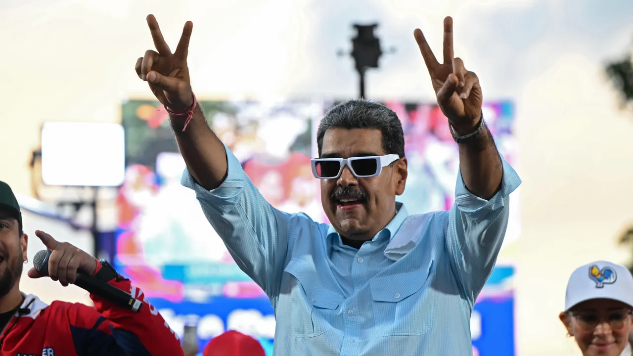 Maduro diventa un caso sui social dopo che Trump lo ha minacciato e inserito nel circolo dei terroristi