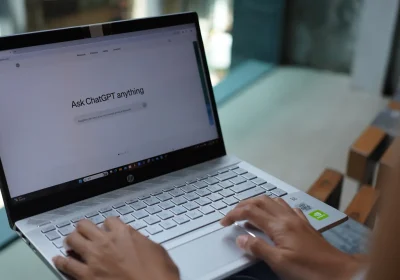 ChatGPT compie tre anni: come l’AI generativa ha cambiato tutto (e cosa ci aspetta adesso)