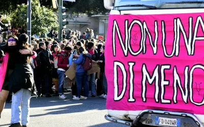 Il femminicidio, l’omicidio di una donna in quanto donna, è finalmente reato anche in Italia
