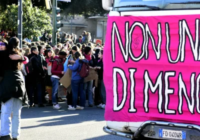 Il femminicidio, l’omicidio di una donna in quanto donna, è finalmente reato anche in Italia