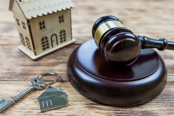 Due mesi di affitto non pagati e parte lo sfratto, perché la proposta di Fratelli d’Italia è “irrealizzabile”