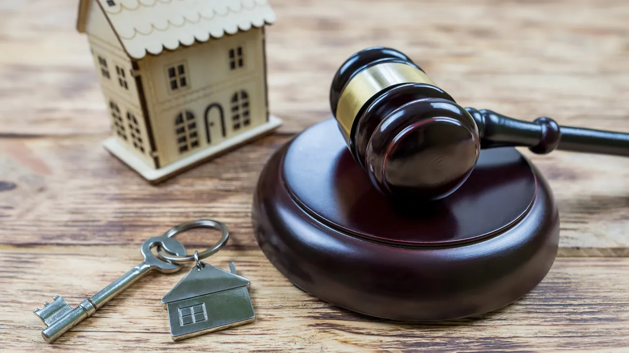 Due mesi di affitto non pagati e parte lo sfratto, perché la proposta di Fratelli d’Italia è “irrealizzabile”