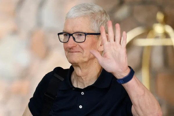 Tim Cook lascia il posto da Ceo di Apple nel 2026? Il possibile sostituto