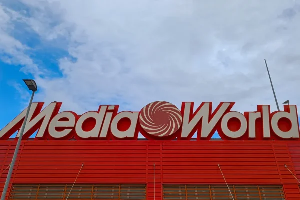 MediaWorld, iPad a 15 euro venduti per errore e poi chiesti indietro: “Era un palese errore”