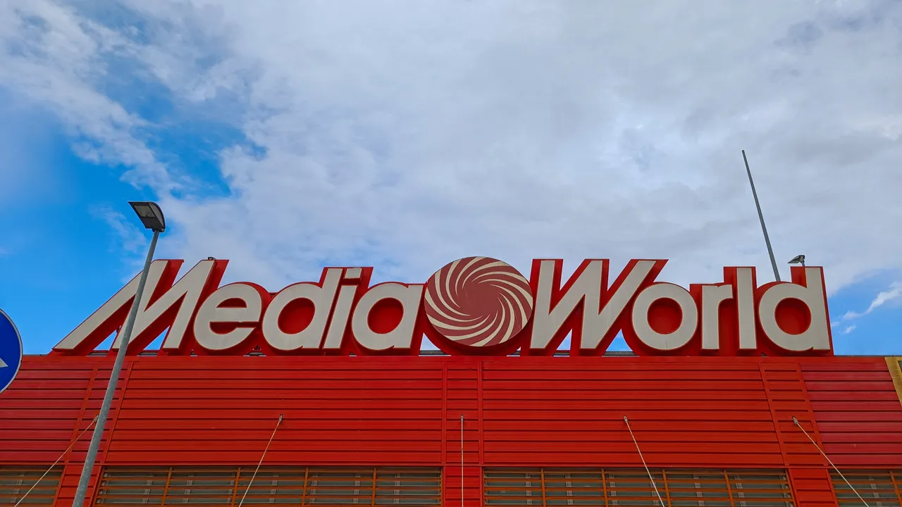 MediaWorld, iPad a 15 euro venduti per errore e poi chiesti indietro: “Era un palese errore”