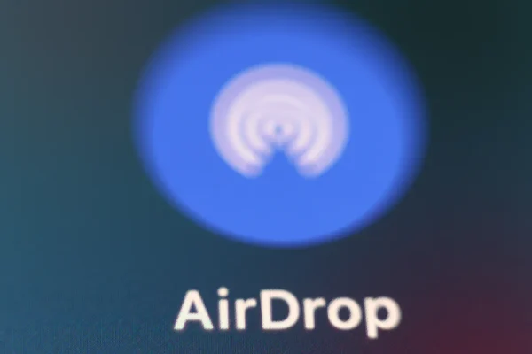 Quick Share e AirDrop sono finalmente compatibili, ecco chi può sfruttare subito la condivisione tra Android e iPhone