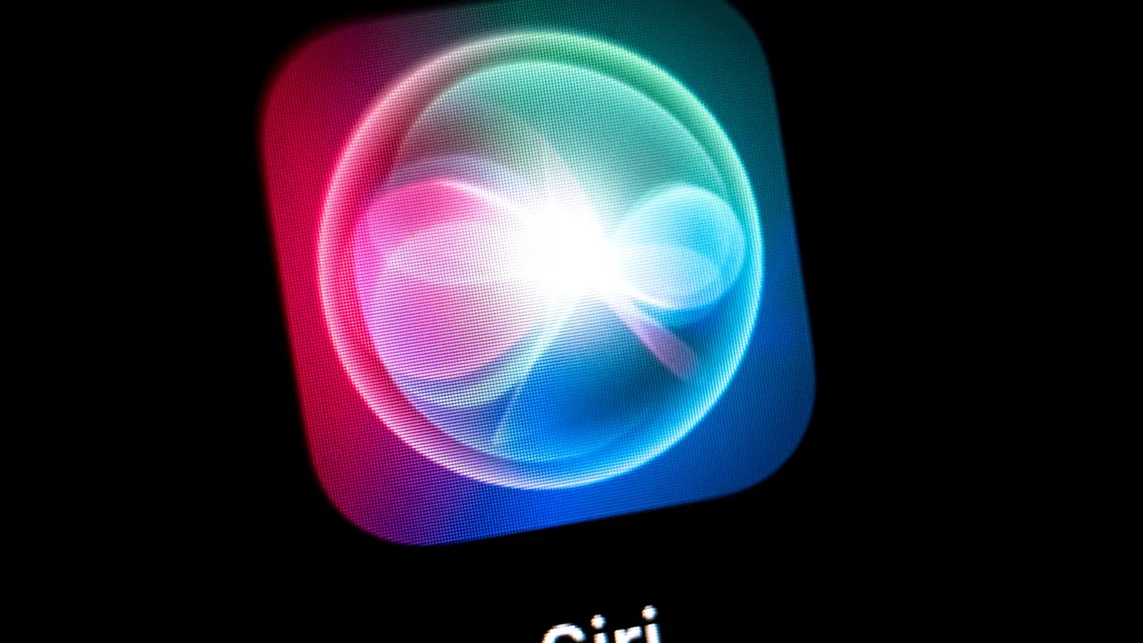 Siri diventerà un chatbot AI in stile ChatGPT a partire da iOs 27