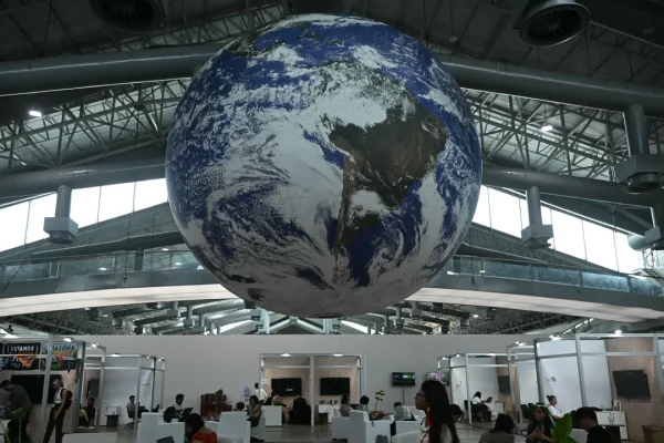 Quanti lobbisti del fossile ci sono alla Cop30? Troppi, solo la delegazione del Brasile è più numerosa