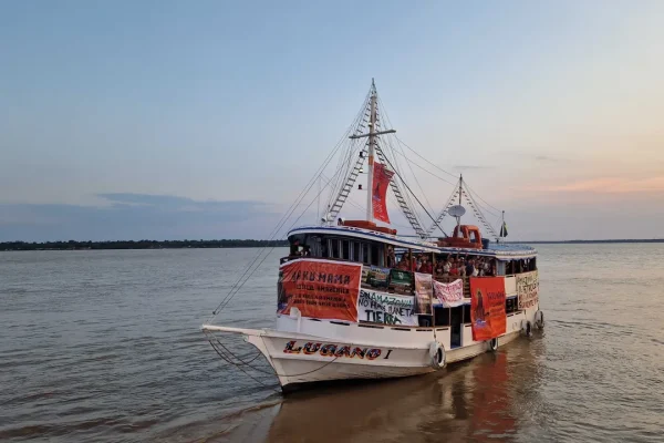 Flotilla amazzonica, siamo stati a bordo per capire cosa significhi essere attivista alla Cop30