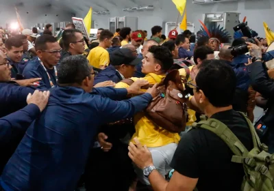 Le proteste alla Cop30 di Belém, perché gli attivisti indigeni hanno provato a fare irruzione alla conferenza del clima