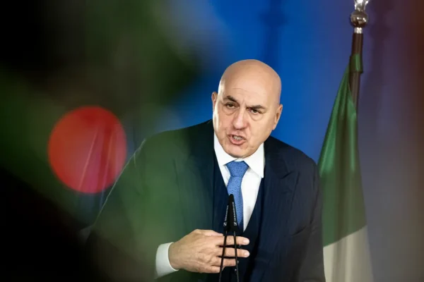 Guerra ibrida, nel piano dell’Italia per affrontarla ci sono uno scudo anti-droni e un’armata cyber