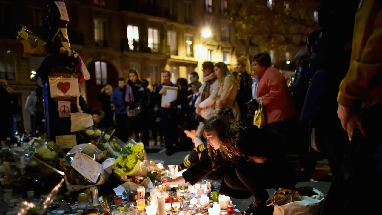 Bataclan, a dieci anni dagli attentati di Parigi, Georges Salines racconta il silenzio della figlia Lola