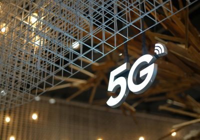 5G: entra in vigore il sistema AGCOM dei bollini per identificare la velocità di connessione