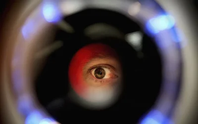 Il riconoscimento facciale all’esame della patente non è servito a fermare i furbetti. Il ministero dei Trasporti torna ai controlli di carta