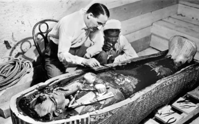 Perché cento anni fa la mummia di Tutankhamon fu decapitata e come è cambiato oggi l’approccio ai resti umani